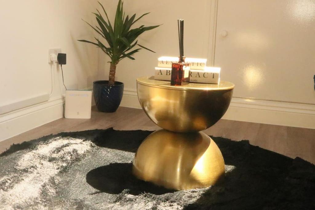 Qties Luxury Home ロンドン エクステリア 写真